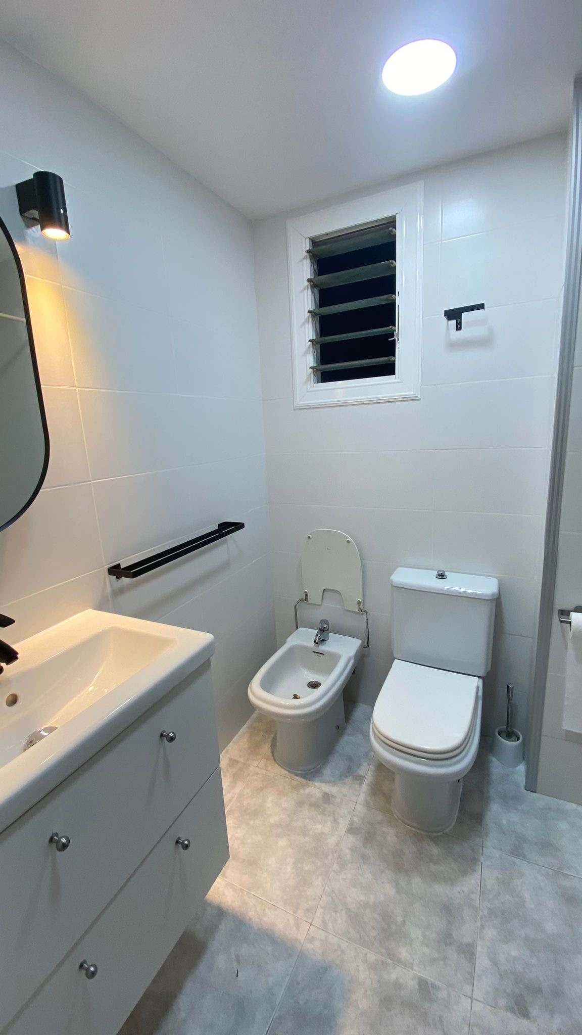 7d3f8b09-7d36-4274-8175-dc0577a4f82d