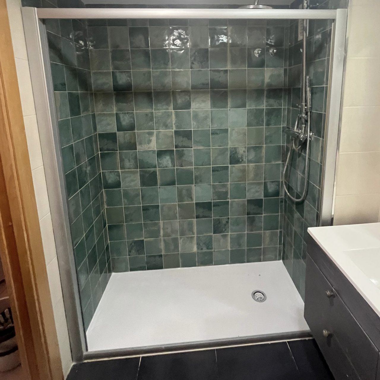 Cambio y alicatado ducha